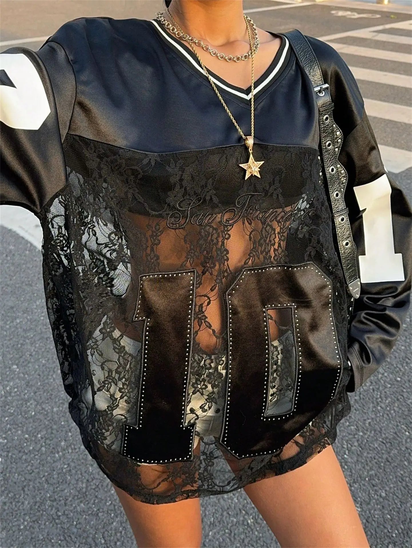 Gennemsigtig Blonde T-shirt med V-udskæring