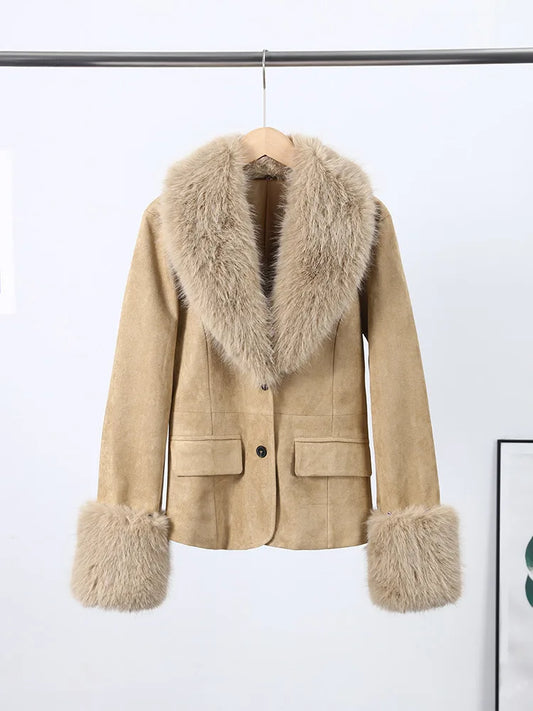 Elegant Faux Fur Blazerjakke Med Taljefokus
