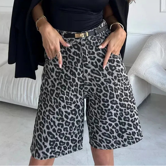 Højtaljede shorts til kvinder i leopardmønster med afslappet pasform