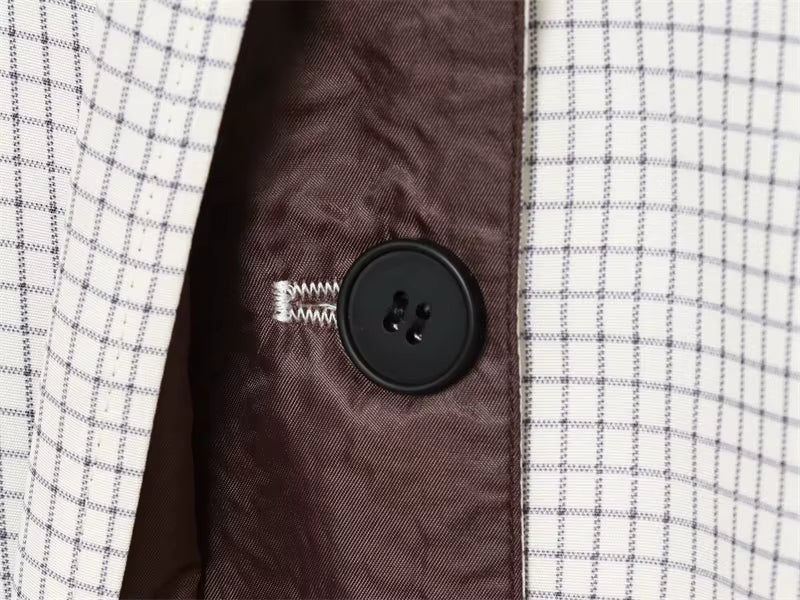 Kvinders kort jakke | Ternet design | Dekorativ krave & moderne pasform