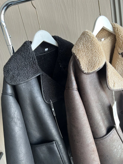 Damejakke med fåreskindslook | Dobbeltkrave | Oversized vinterjakke