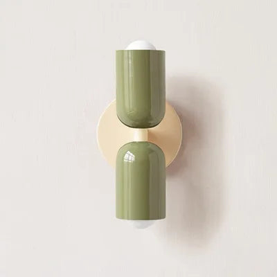 Væglampe med dobbelt lyskilde i minimalistisk design