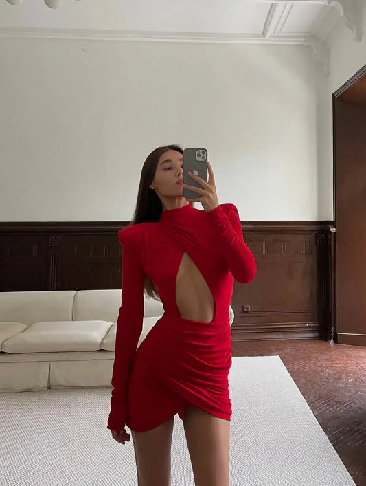 Elegant Sort Mini Kjole | Huldetalje & Rynket Design | Langærmet Party Kjole