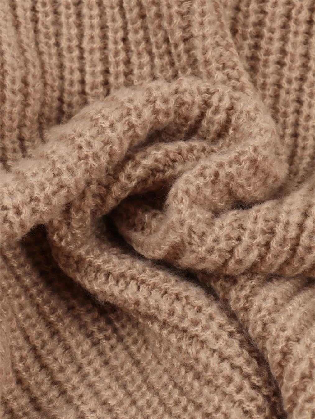 Dame cardigan i strik | Løs pasform | Asymmetrisk design med knapper