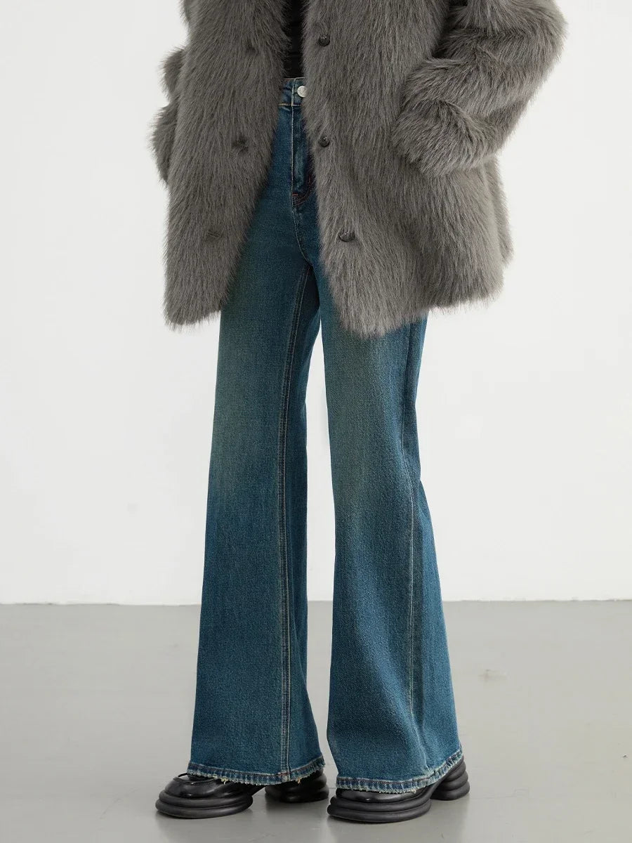 Højtaljede jeans med let svaj og klassisk denimlook