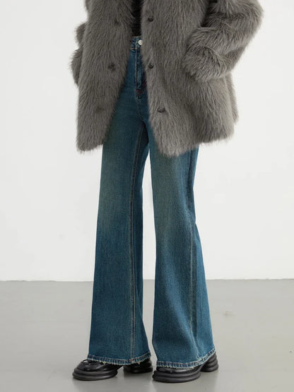 Højtaljede jeans med let svaj og klassisk denimlook