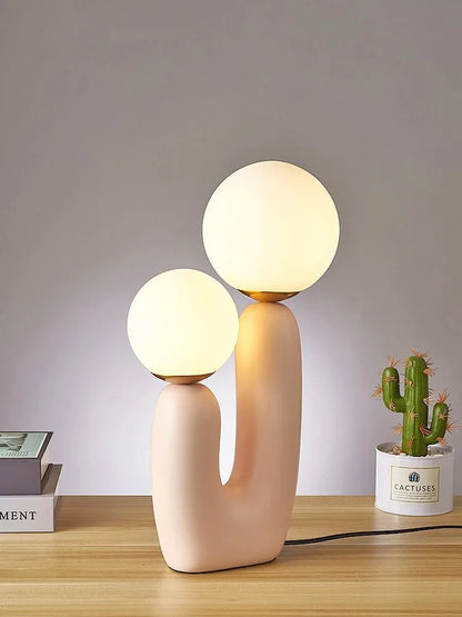 Moderne Nordisk Bordlampe med Dobbelte Glaskupler | Elegant og Stilfuldt Design til Stuen eller Natbord