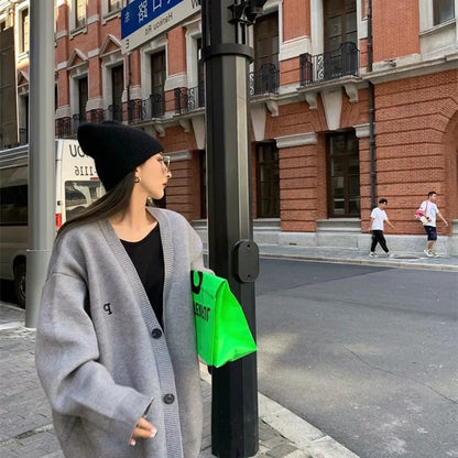 Kvinders cardigan med V-udskæring | Oversized pasform | Klassisk & casual stil