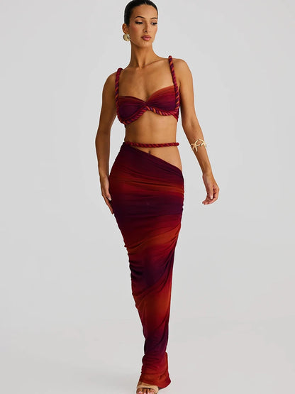 Vævet todelt sæt med crop top og maxinederdel | Elegant ferielook