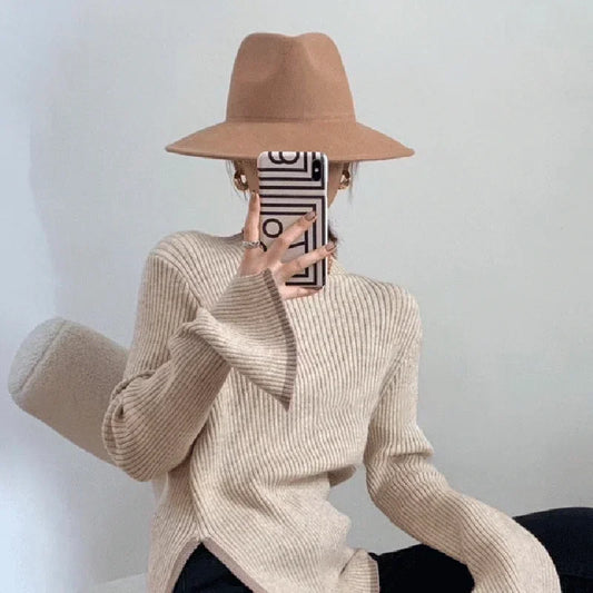 Ribstrikket Rullekravebluse til Kvinder | Blød og Behagelig Strik | Elegant Pasform til Efterår og Vinter