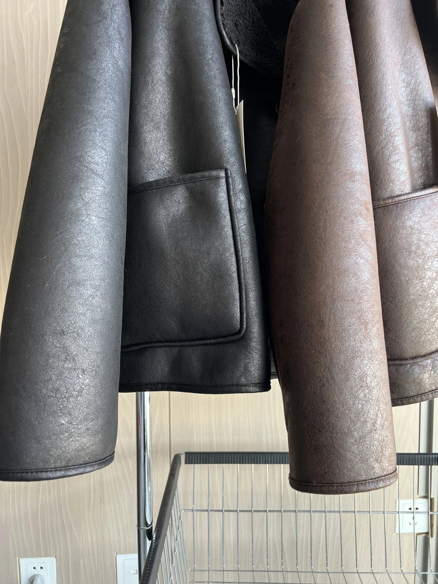 Damejakke med fåreskindslook | Dobbeltkrave | Oversized vinterjakke