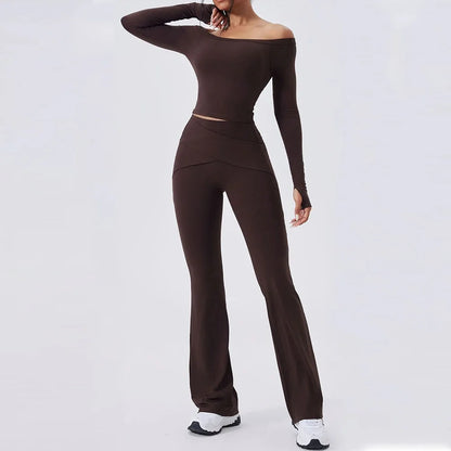 Elegant yoga- og træningssæt til kvinder med langærmet top og flatterende bukser