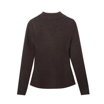 Kvinders strikblazer | Elegant pasform | Dekorative knapper & tidløst design