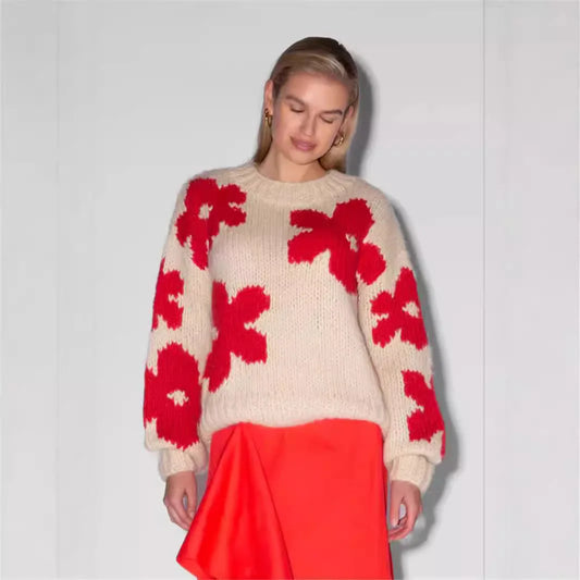 Kvinders Striktrøje med Blomsterdetaljer | Rund Hals | Blød og Hyggelig til Forår og Efterår