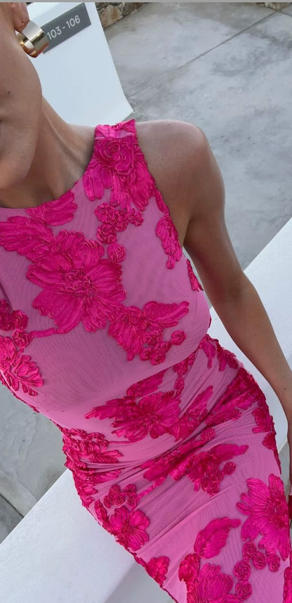 Lang kjole til kvinder | Broderede blomsterdetaljer | Elegant maxikjole med bindestropper