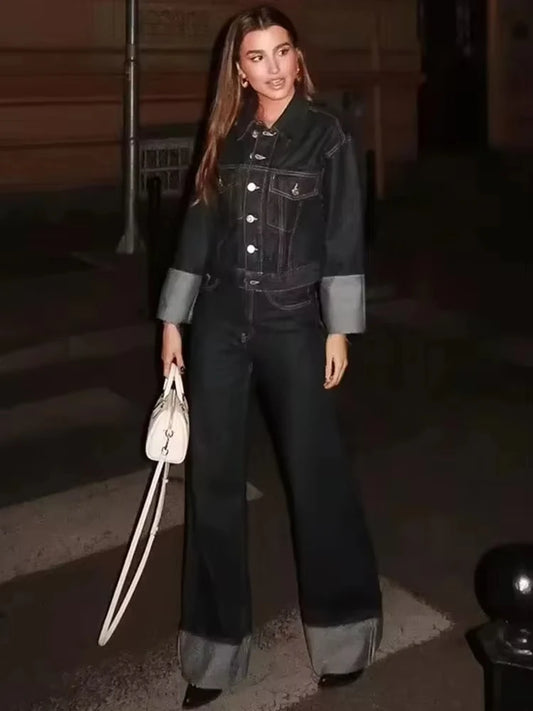 Kvinders denim sæt | Kort jakke og vide jeans | Klassisk look i mørk vask