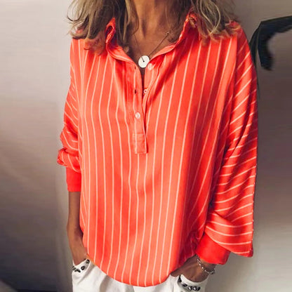 Stribet skjortebluse med V-udskæring og lange ærmer