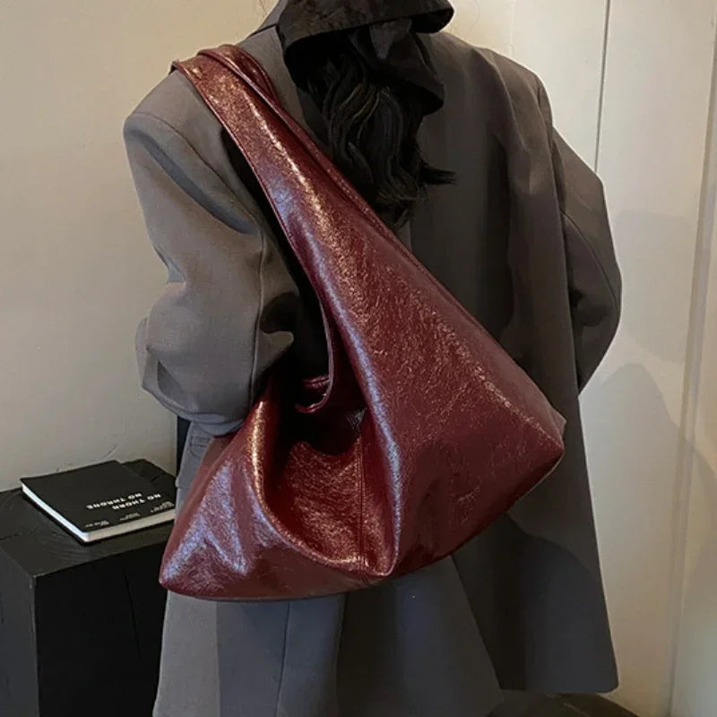 Stor skuldertaske i blødt design | Rummelig tote til kvinder | Elegant hverdagsveske