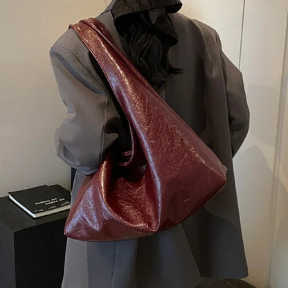 Stor skuldertaske i blødt design | Rummelig tote til kvinder | Elegant hverdagsveske