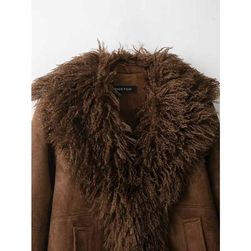 Kvinders Jakke med Imiteret Pelskrave | Brun Ruskind-Look | Varm og Eksklusiv til Efterår og Vinter