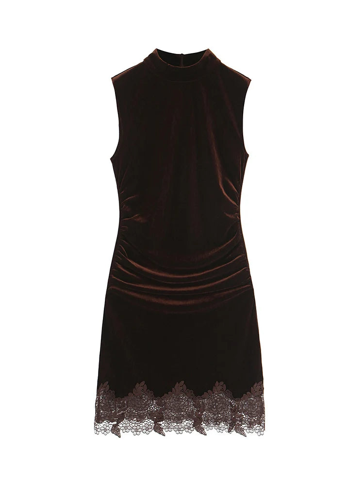 Elegant ærmeløs minikjole med slank pasform og blondekant