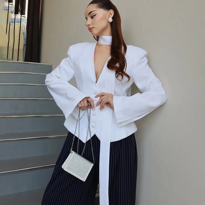 Elegant Blazer til Kvinder | V-udskæring med Scarf | Taljeret Enkeltknap Jakke
