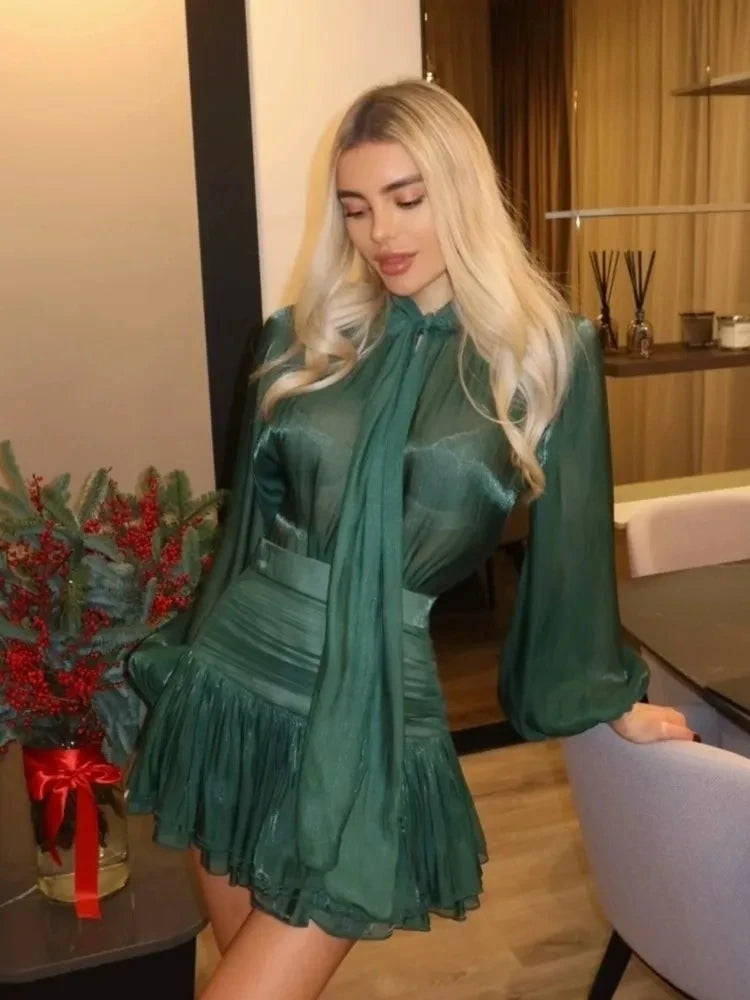 To-delt sæt til kvinder | Let chiffonbluse med sløjfe | Plisseret mini-nederdel med høj talje