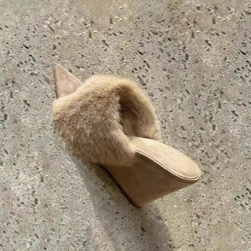 Kvinders kilesandaler med pelsdetalje | Spids tå | Luksuriøs komfort