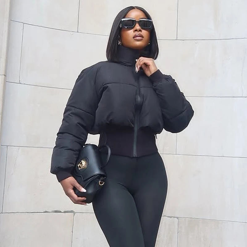 Kort Pufferjakke til Kvinder | Sort Quiltet Bomberjakke med Lynlås