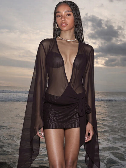 Sort Mesh Kjole | Flare Ærmer & Lav Udskæring | Elegant Rygfri kjole