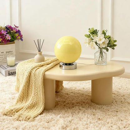 Nordisk Bordlampe med Rund Glaskugle | Minimalistisk Design til Stuen eller Natbord