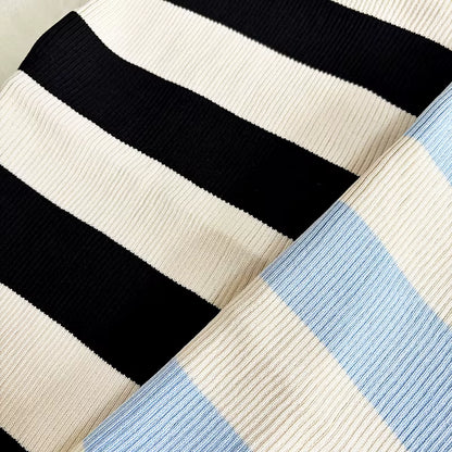 Stribet maxi bodycon kjole - Elastisk pasform | Slids i siden | Ærmeløs | Tætsiddende pencil-silhuet