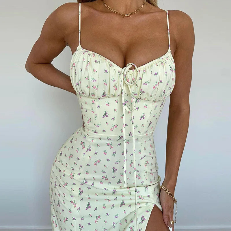 Lang Kjole | Floral Bodycon Fit | Elegant Design | Strand & Ferie