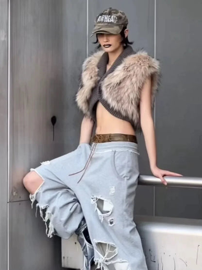 Ærmeløs V-Hals Top med Pelsdetaljer | Luksuriøs Patchwork Stil