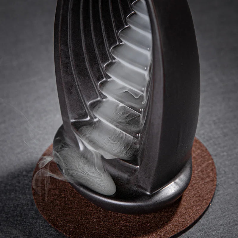 Keramisk Røgfontæne til Røgelseskegler | Backflow Design | Meditativ Borddekoration