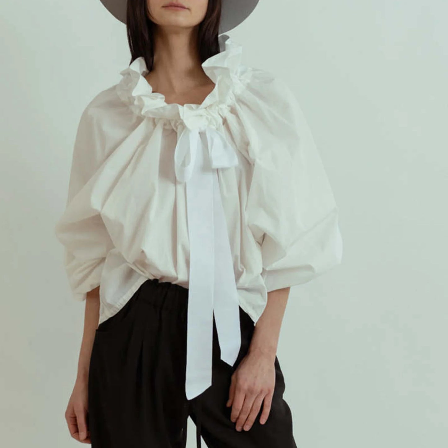 Elegant bluse til kvinder | Flæsekrave med sløjfe | Løs pasform