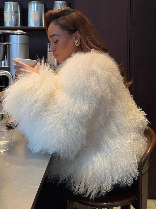 Kvinders kort faux fur jakke | Fluffy vinterfrakke | Løs pasform og luksuriøst look