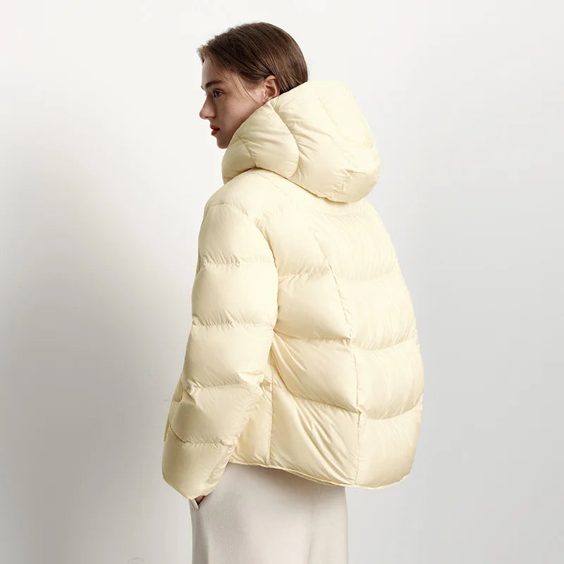 Kort dunjakke til kvinder | Varm letvægtskonstruktion | Quiltet design