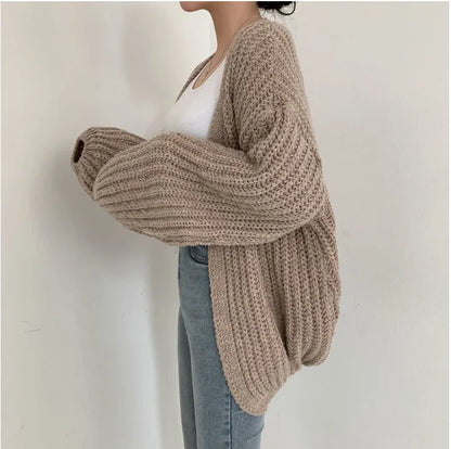 Dame cardigan i chunky strik | Løs pasform med lanterneærmer | Casual og hyggelig stil