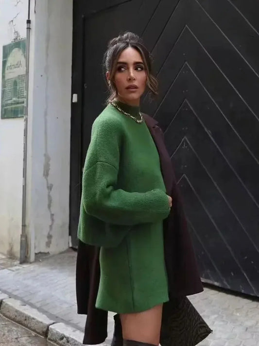 Dame sæt med sweater og nederdel | Blød finstrik | Elegant og tidløs stil