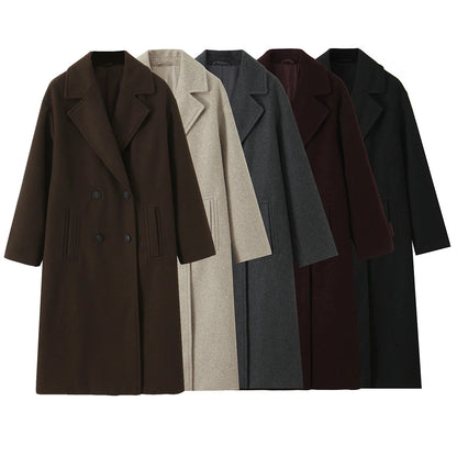 Elegant lang frakke med klassisk snit og stilren silhuet