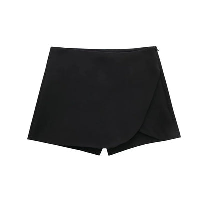 Asymmetrisk Skort Med Høj Talje I Elegant Minimalistisk Design