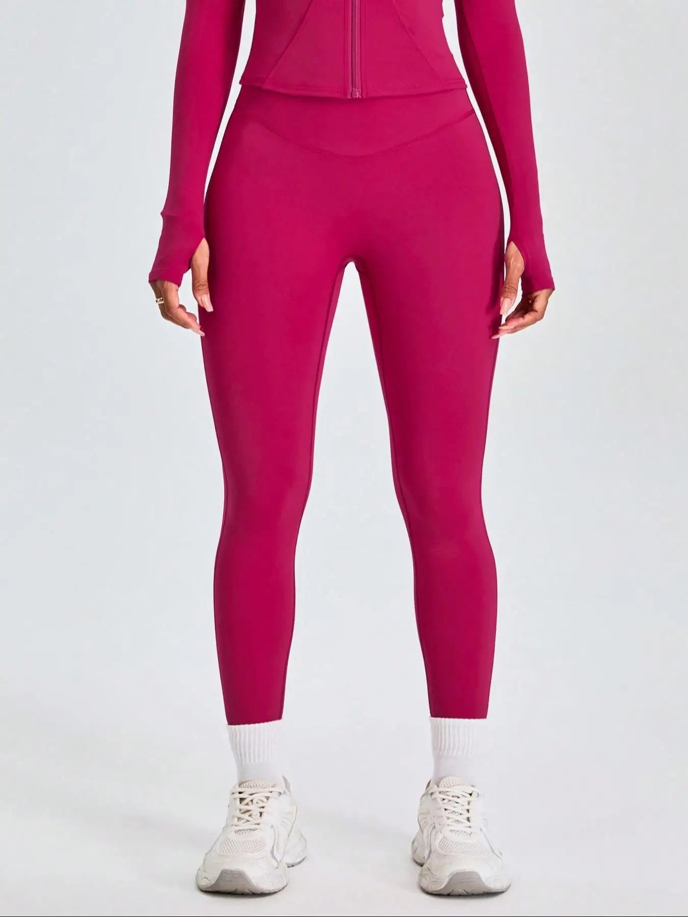 Kvinders todelt træningssæt | Lynlåsjakke med høj hals og højtaljede leggings