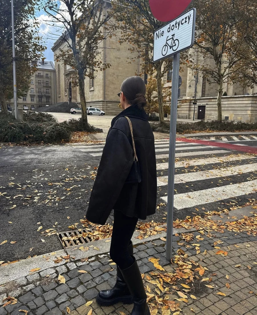 Damejakke med fåreskindslook | Dobbeltkrave | Oversized vinterjakke