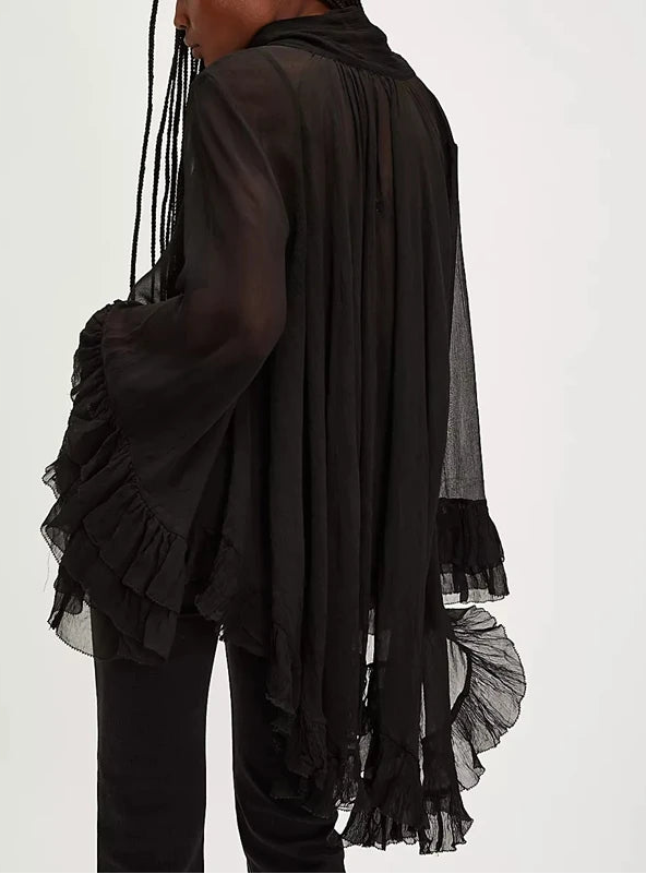 Elegant dameskjorte med flæsekant | Løs pasform | Sløjfedetalje og let transparent look