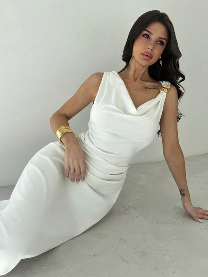 Kjole til Kvinder | Ærmeløs Silhuet | Slankende Snit | Elegant Længde