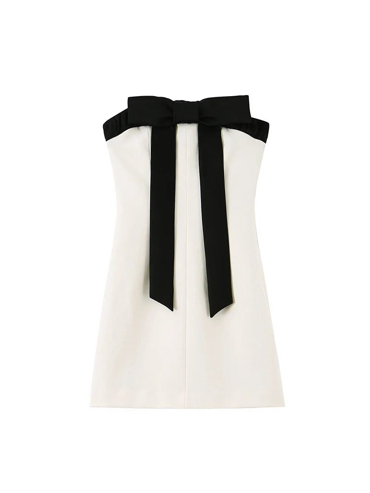 Elegant stropløs minikjole til kvinder med slank pasform og dekorativ sløjfe