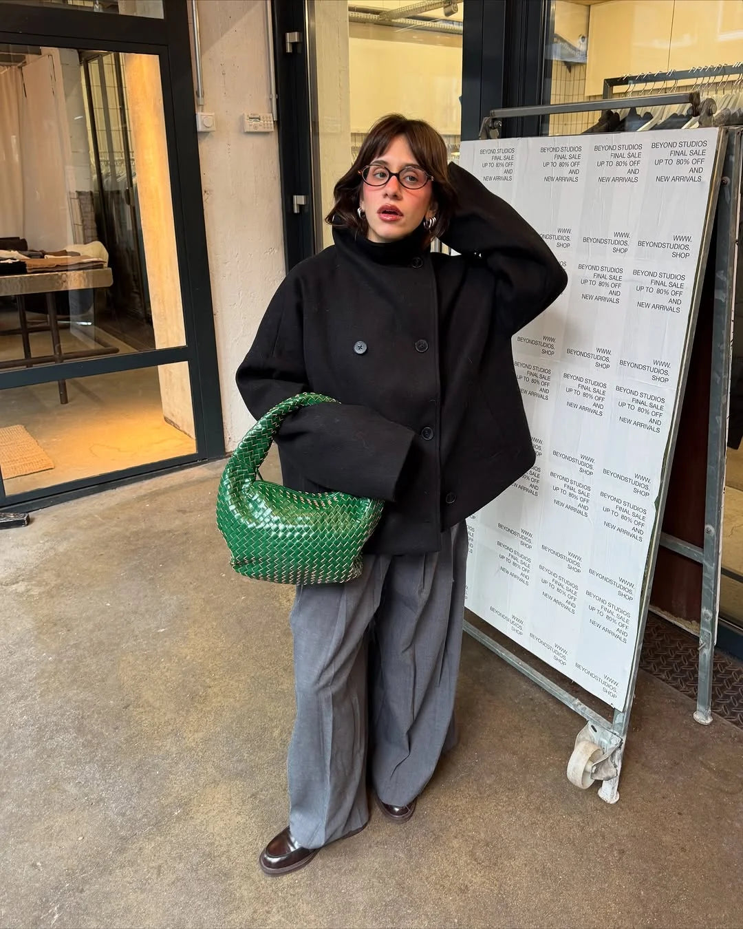 Kvinders uldfrakke | Høj krave | Dobbeltknaplukning