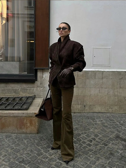 Elegant ruskindslignende taljeret blazer | Skulderpuder | Enkeltknap og klassisk revers