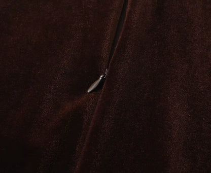 Elegant ærmeløs minikjole med slank pasform og blondekant